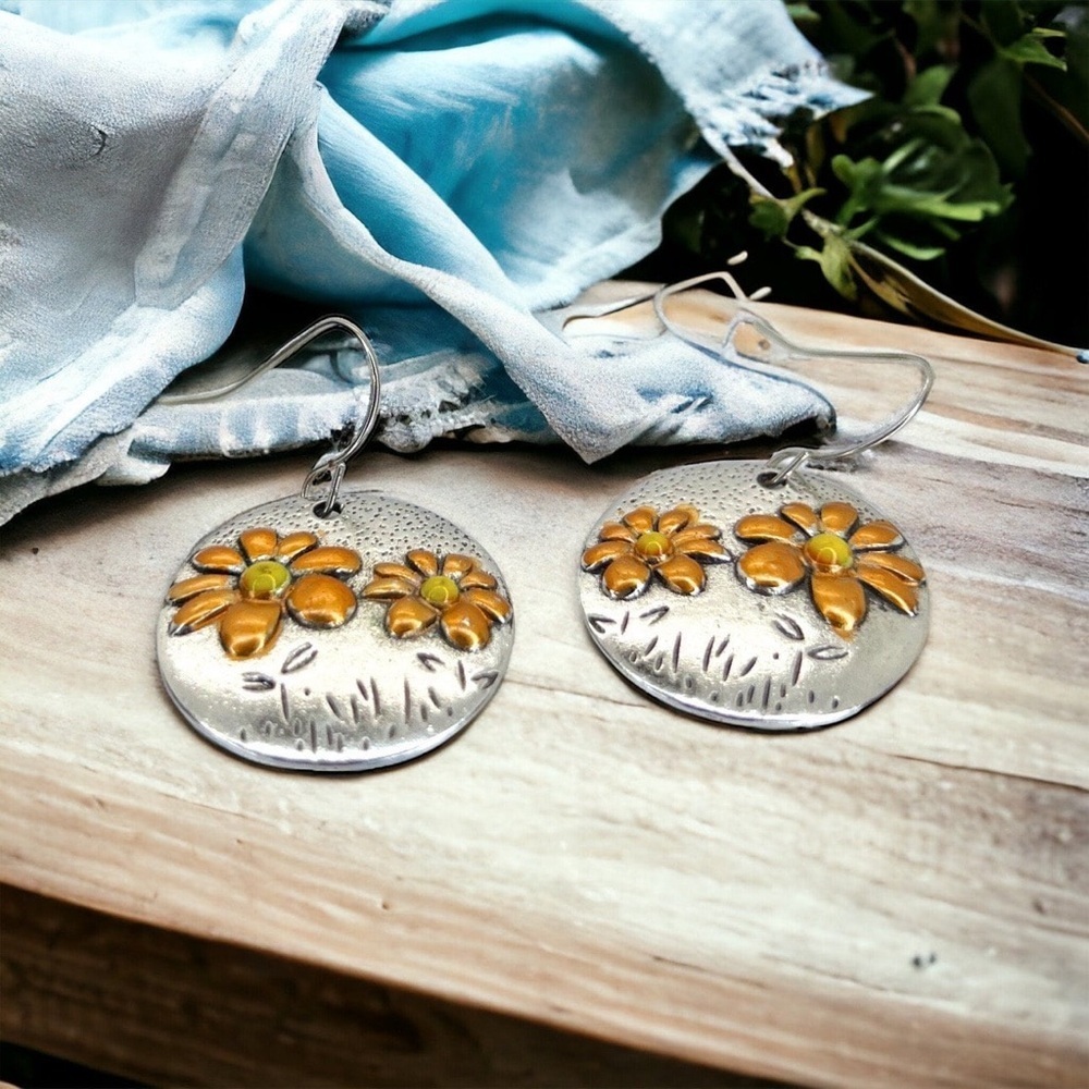 Silver & Gold Flower Power: Boho Chic Dangle Earrings for Effortless Vibes! NWT - Picture 3 of 4